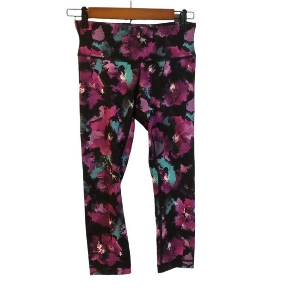 LULULEMON Wunder Under Crop III Midnight Bloom Black Deep Fuschia Size 4 EUC - Picture 6 of 8